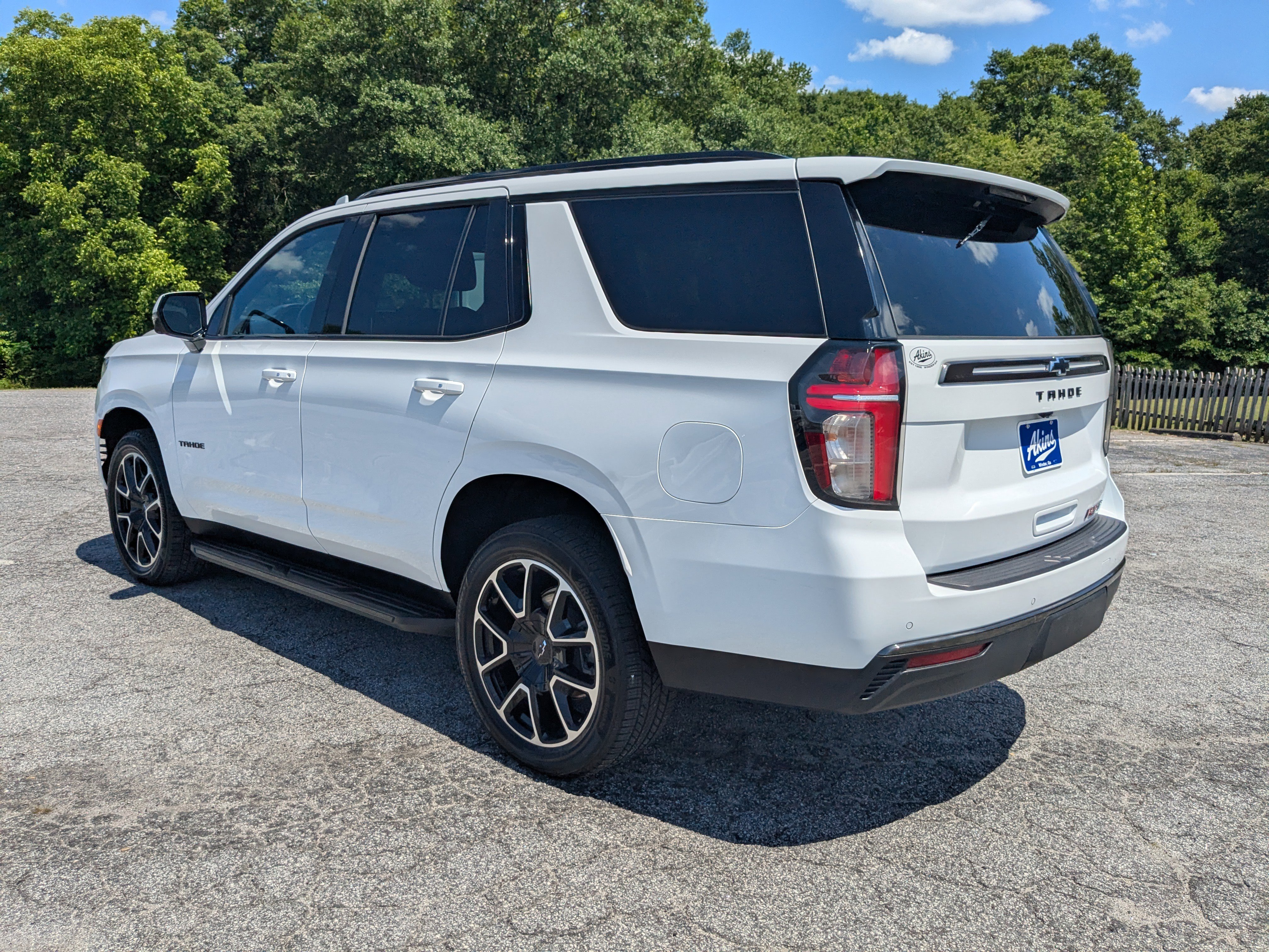 Used 2022 Chevrolet Tahoe RST w/ Luxury Package RWD image 5