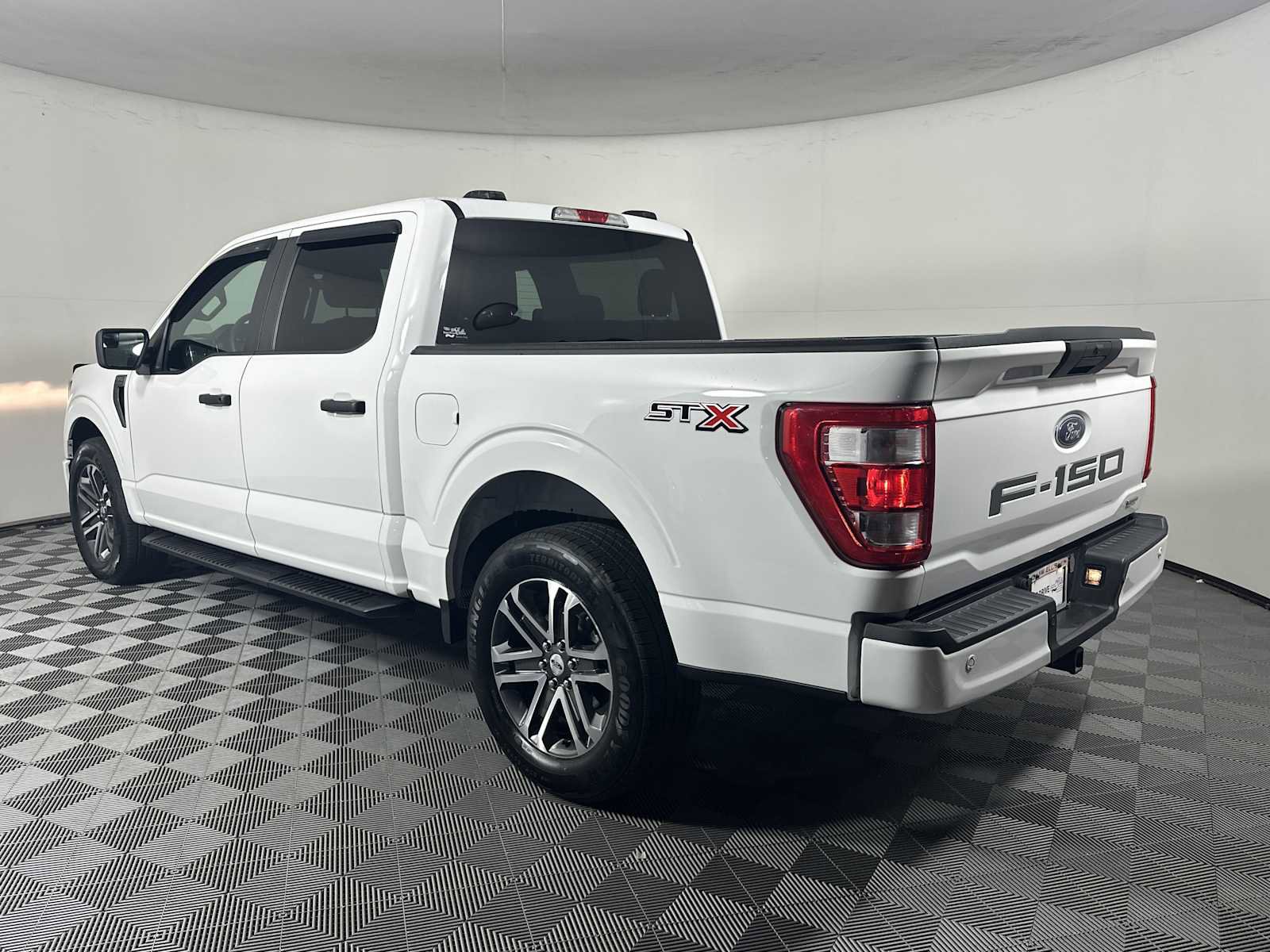 Certified 2023 Ford F150 XL w/ STX Appearance Package RWD image 5