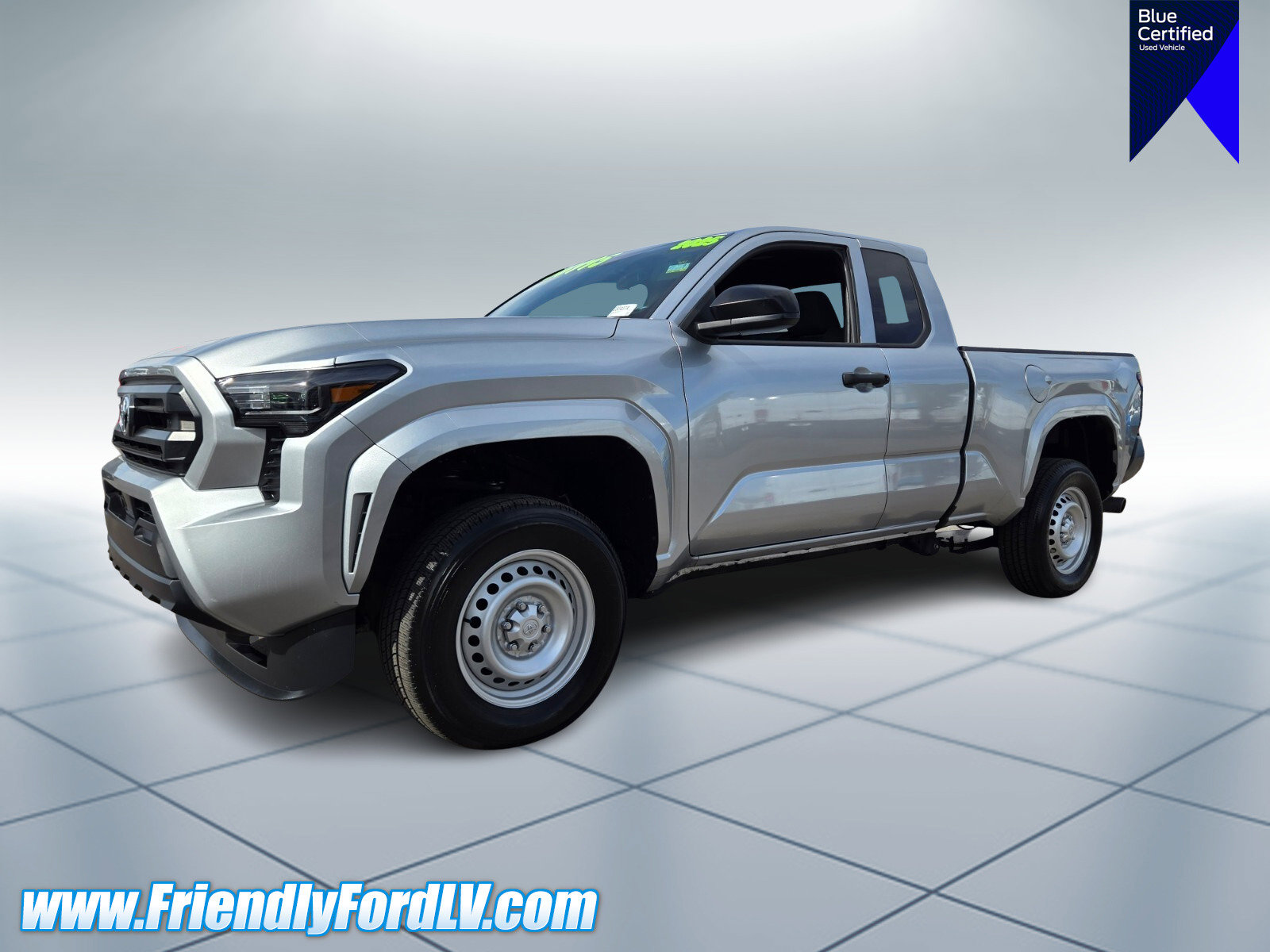 Used 2025 Toyota Tacoma SR AWD/4WD image 3