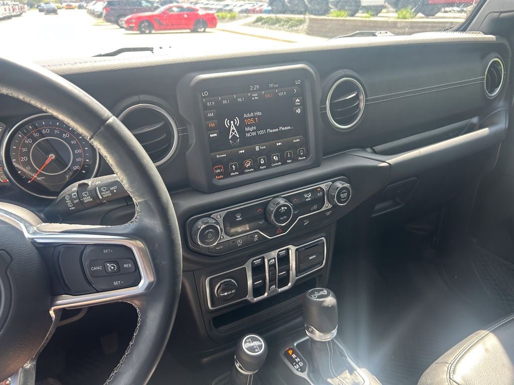 Used 2018 Jeep Wrangler Unlimited Sahara AWD/4WD image 23