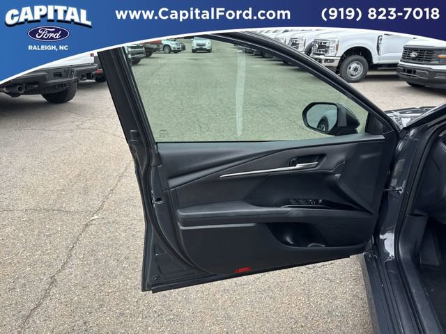 Used 2025 Toyota Camry LE image 19