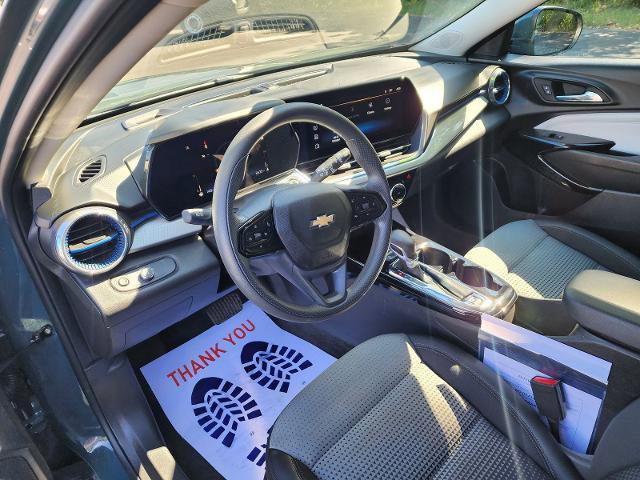 Used 2025 Chevrolet Trax LT image 8