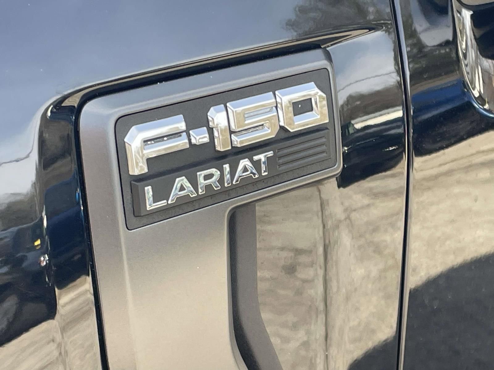 Certified 2023 Ford F150 Lariat image 9