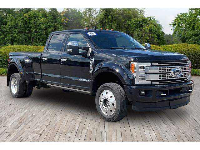 Certified 2019 Ford F450 Platinum w/ Platinum Ultimate Package AWD/4WD image 3
