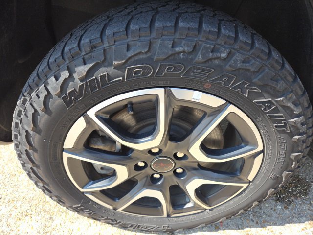 Used 2025 Jeep Compass Trailhawk AWD/4WD image 13