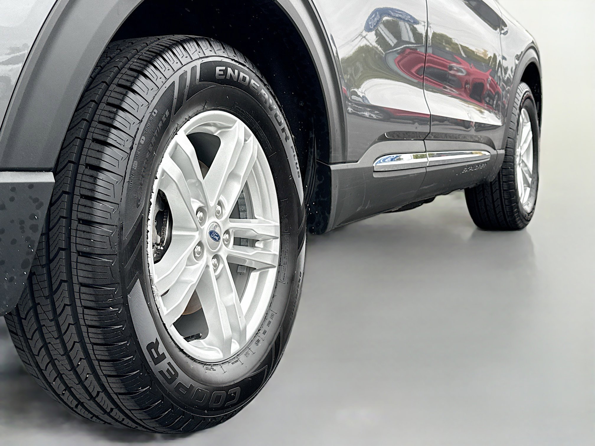 Certified 2022 Ford Explorer XLT w/ Equipment Group 202A image 15