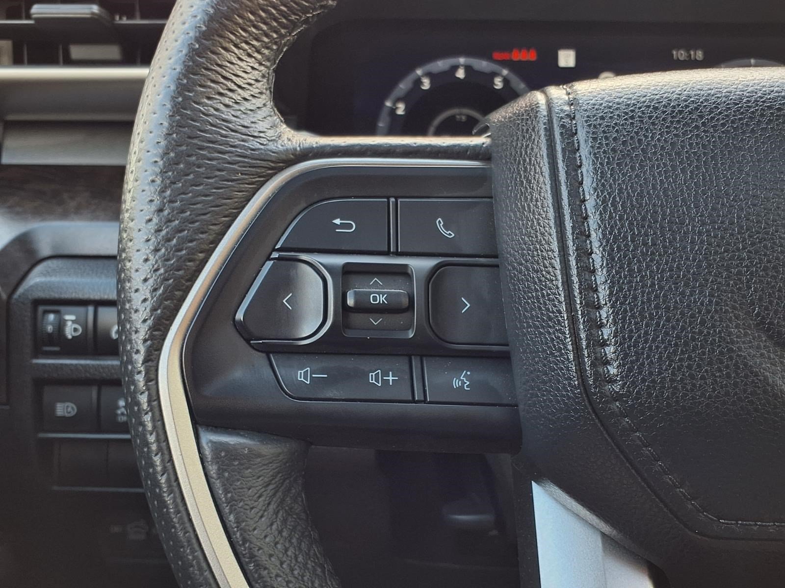 Used 2024 Toyota Tacoma Limited w/ Limited Package (LT) AWD/4WD image 24