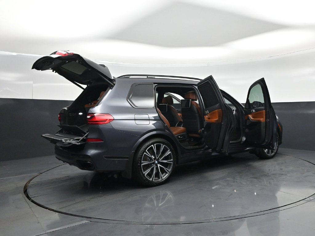 Used 2020 BMW X7 M50i w/ Dynamic Handling Package AWD/4WD image 5