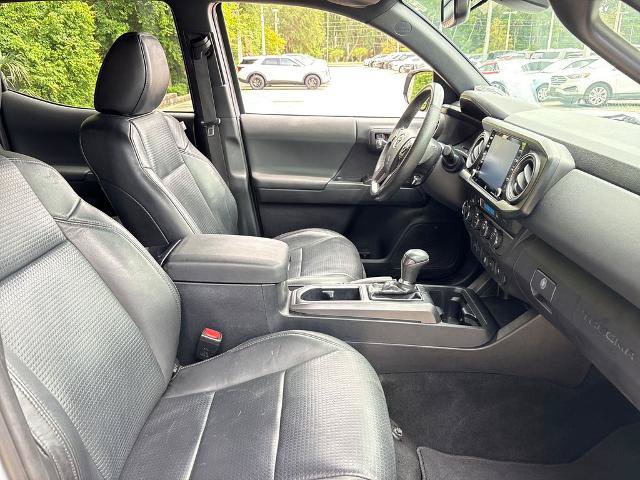Used 2020 Toyota Tacoma TRD Sport w/ TRD Premium Sport Package AWD/4WD image 27