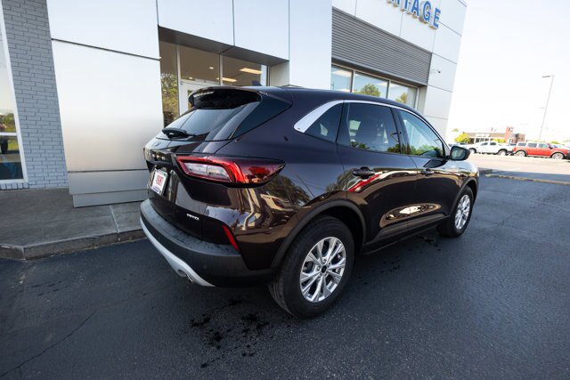 Certified 2023 Ford Escape Active w/ Tech Pack #1 AWD/4WD image 3