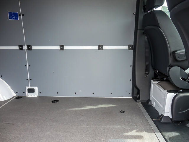 Used 2025 Mercedes-Benz Sprinter 2500 image 25