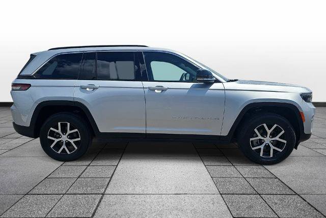 Used 2024 Jeep Grand Cherokee Limited AWD/4WD image 4
