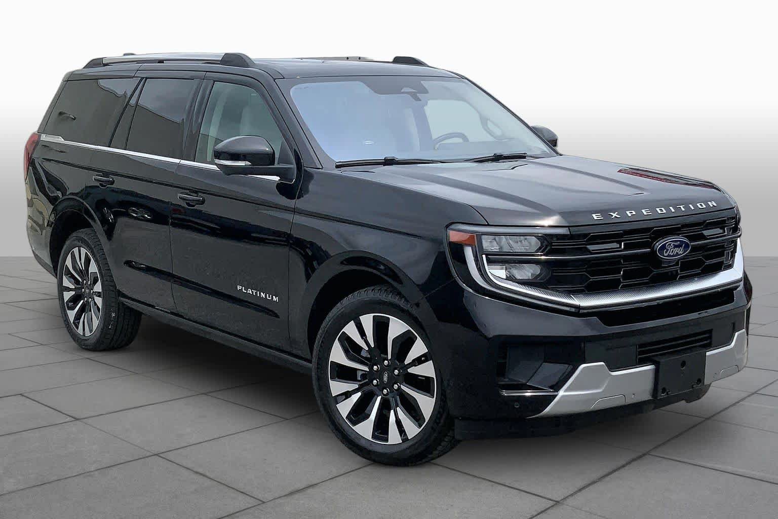Certified 2025 Ford Expedition Platinum w/ Driver's Package AWD/4WD image 3