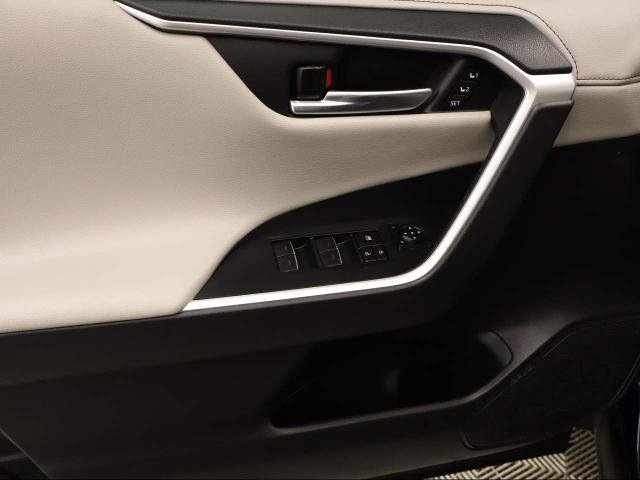 Used 2022 Toyota RAV4 Limited image 25