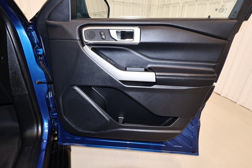 Certified 2020 Ford Explorer XLT w/ Equipment Group 202A image 25