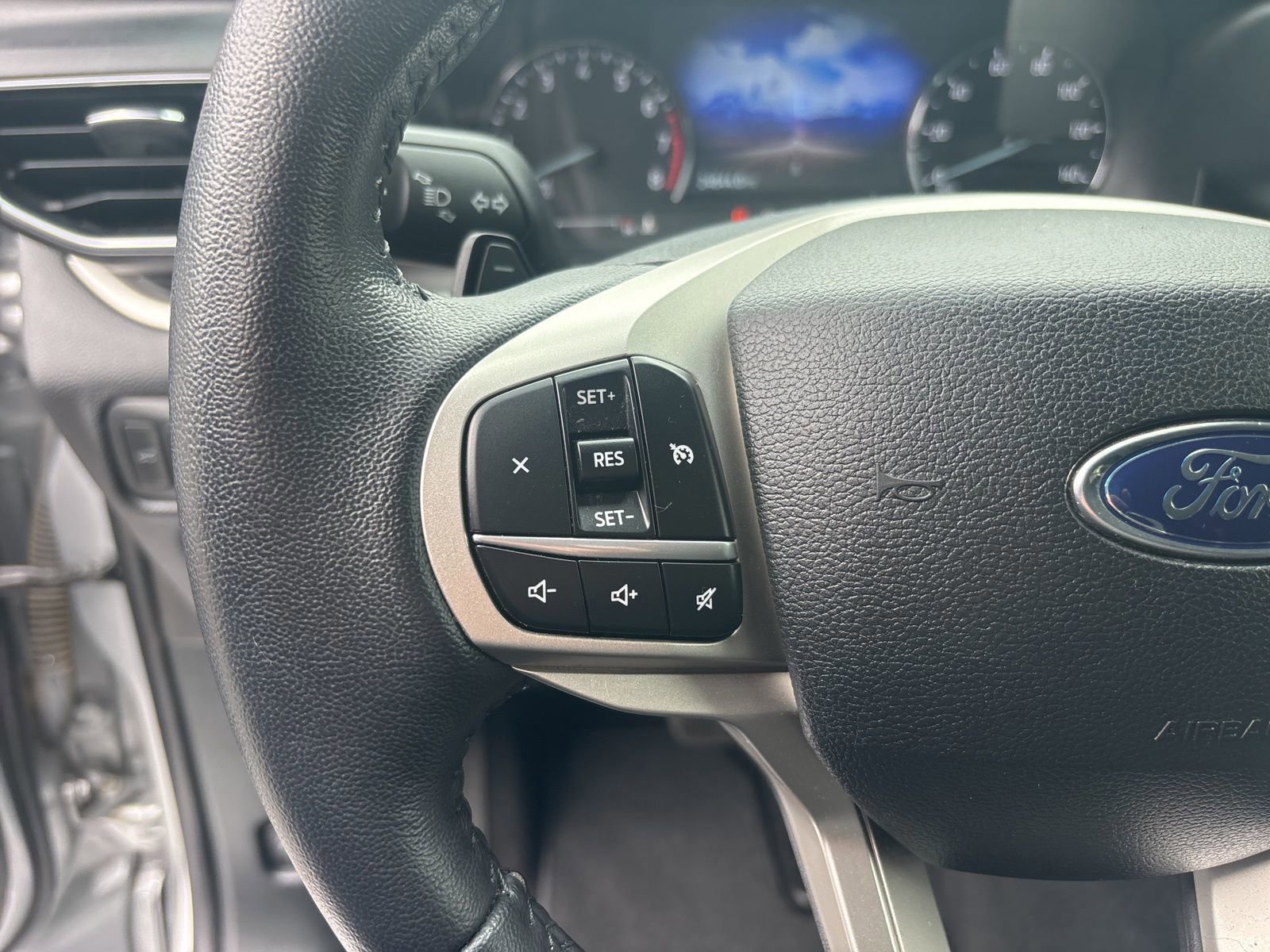 Certified 2021 Ford Explorer XLT w/ Equipment Group 202A image 17