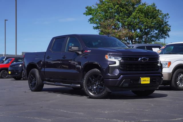 Used 2023 Chevrolet Silverado 1500 RST w/ Convenience Package II image 2