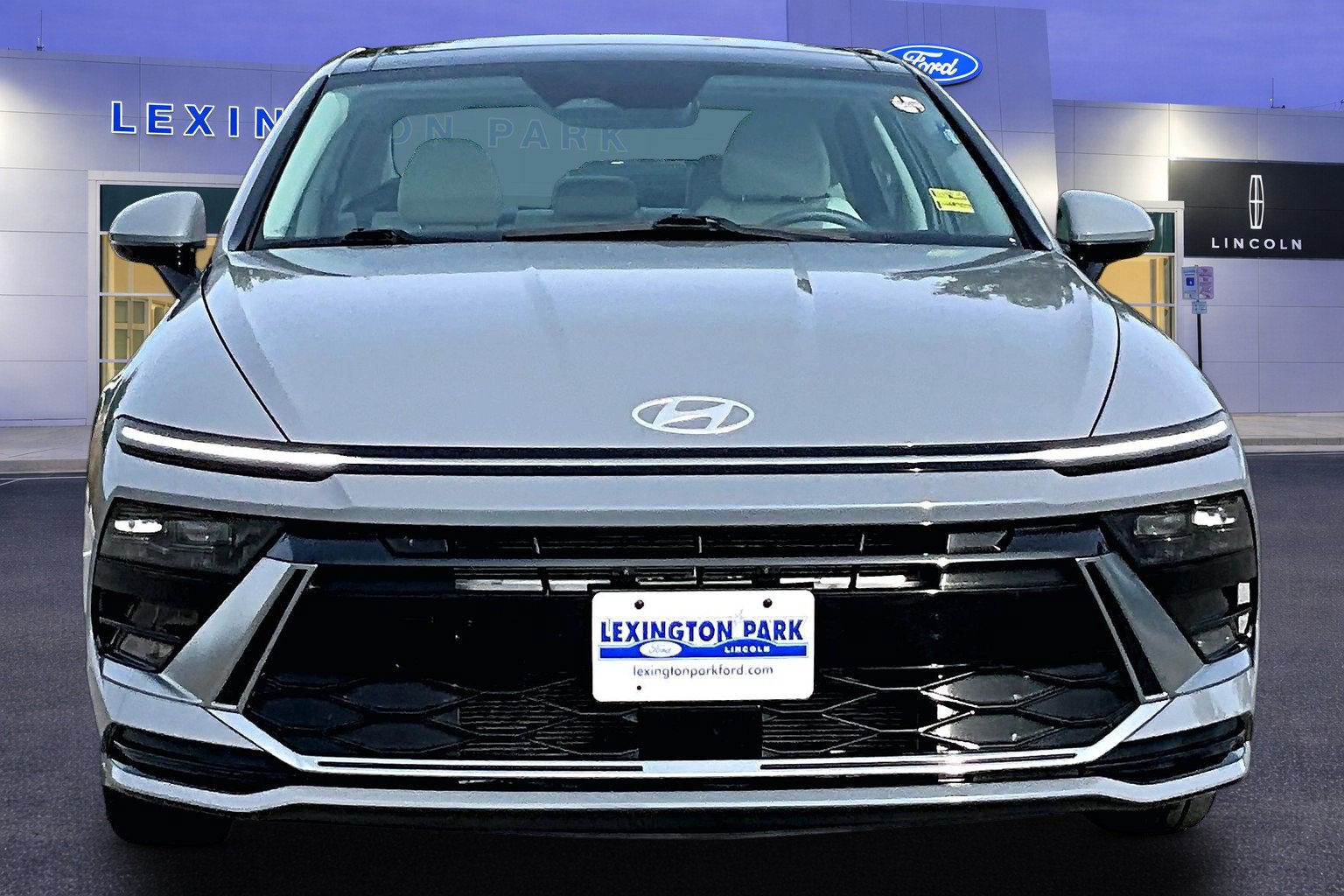 Used 2025 Hyundai Sonata SEL FWD image 2
