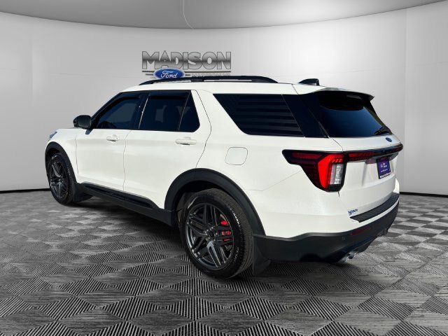 Certified 2025 Ford Explorer ST AWD/4WD image 3