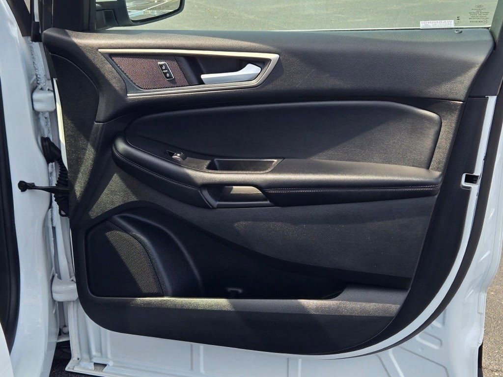 Certified 2024 Ford Edge SEL image 6