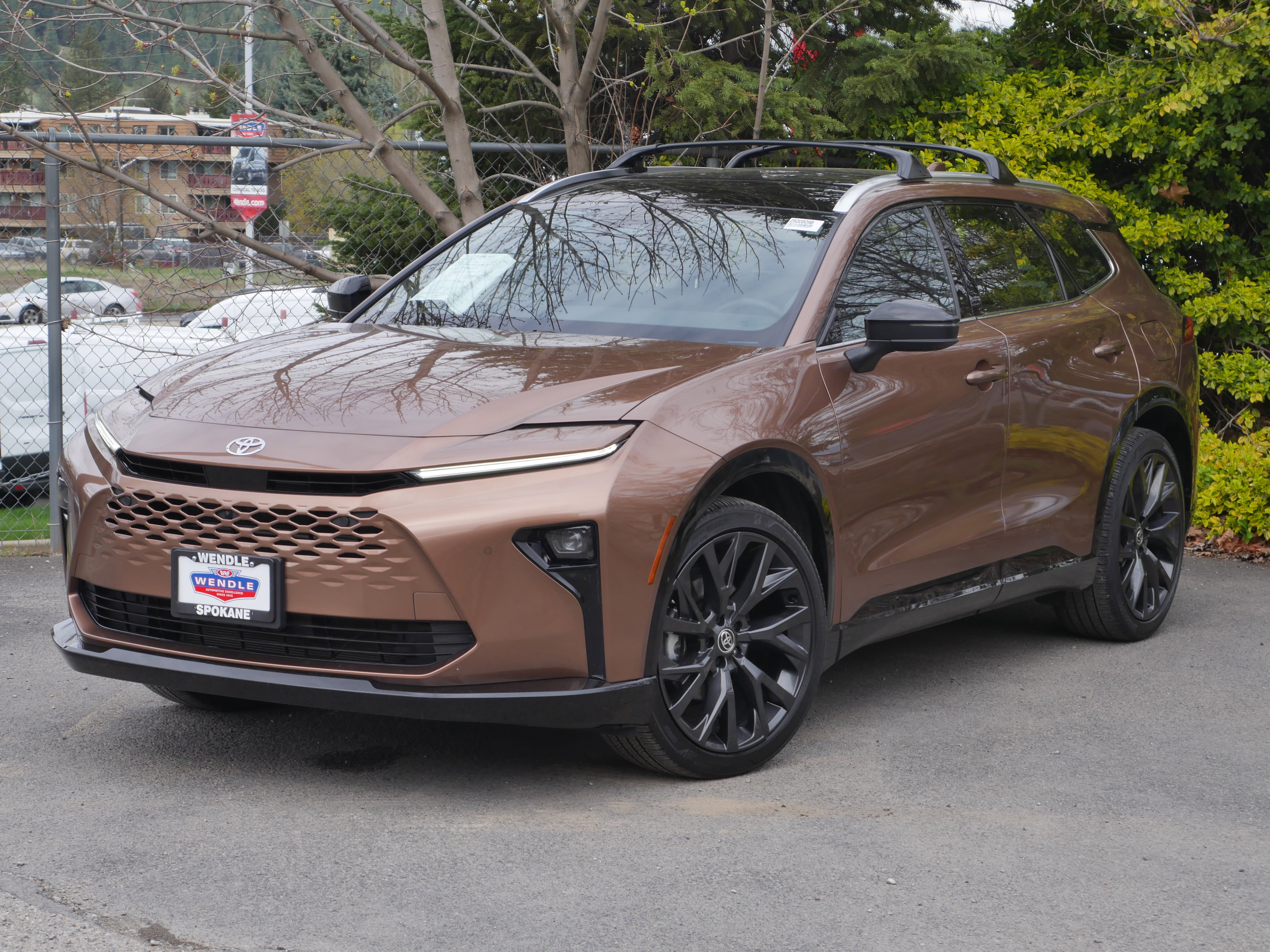 Used 2025 Toyota Crown Signia w/ Advanced Technology Package image 2