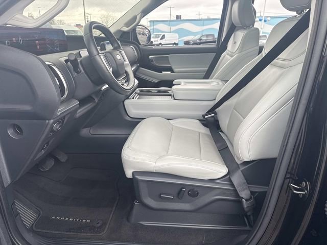 Certified 2025 Ford Expedition Max Platinum image 25