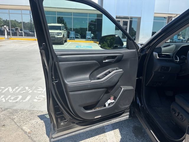 Used 2024 Toyota Highlander XLE image 13