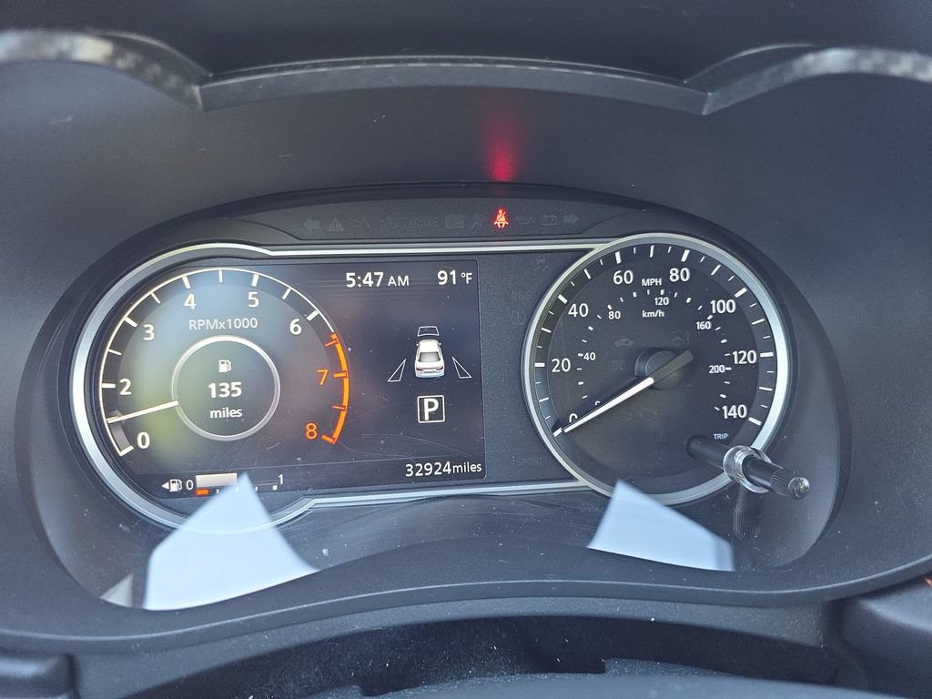 Used 2020 Nissan Versa SR w/ Trunk Package FWD image 20