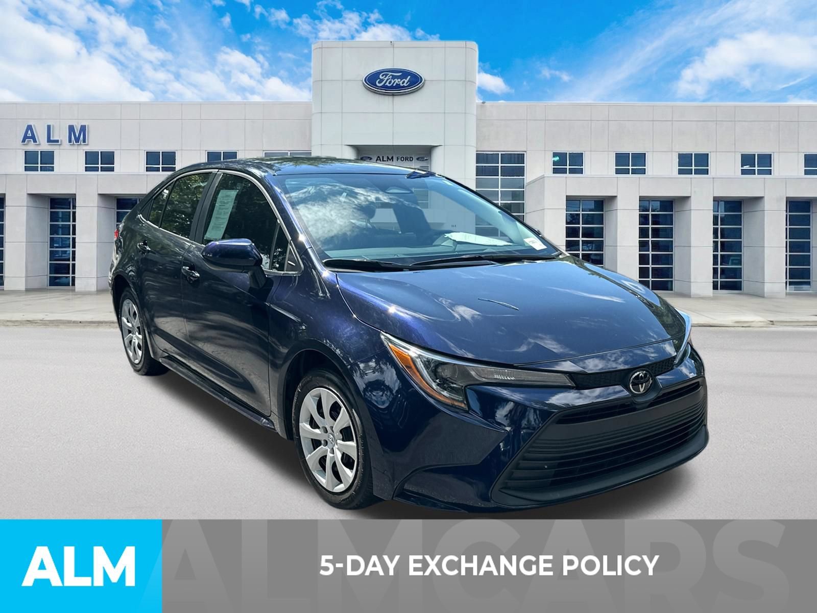 Used 2024 Toyota Corolla LE FWD image 3