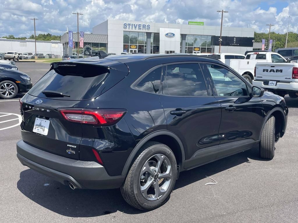 Certified 2025 Ford Escape ST-Line AWD/4WD image 3