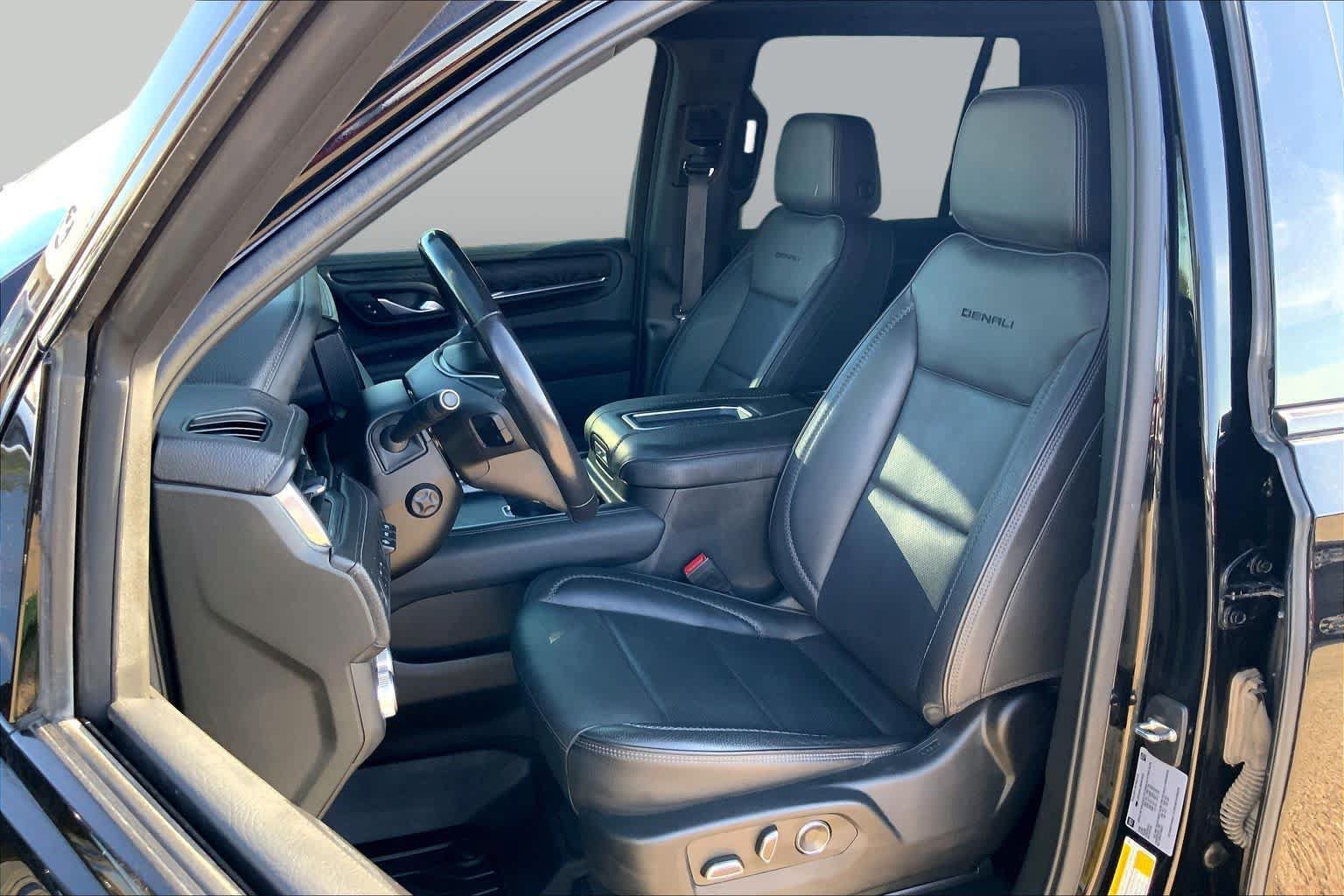 Used 2021 GMC Yukon Denali AWD/4WD image 8
