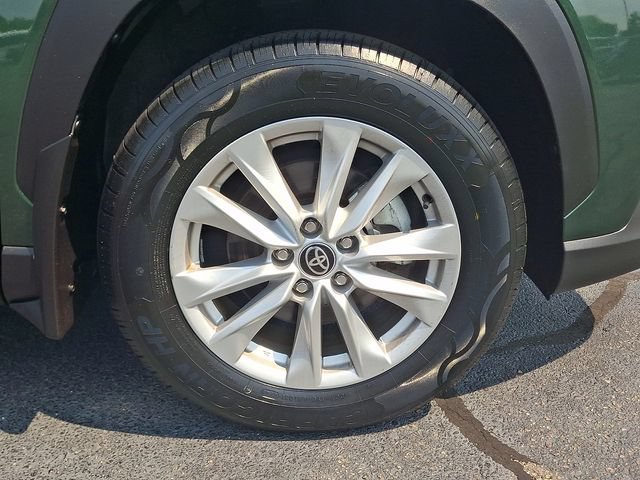 Used 2023 Toyota Corolla Cross LE AWD/4WD image 8