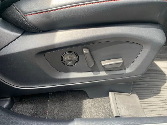 Certified 2025 Ford Explorer ST-Line w/ Premium Package AWD/4WD image 15