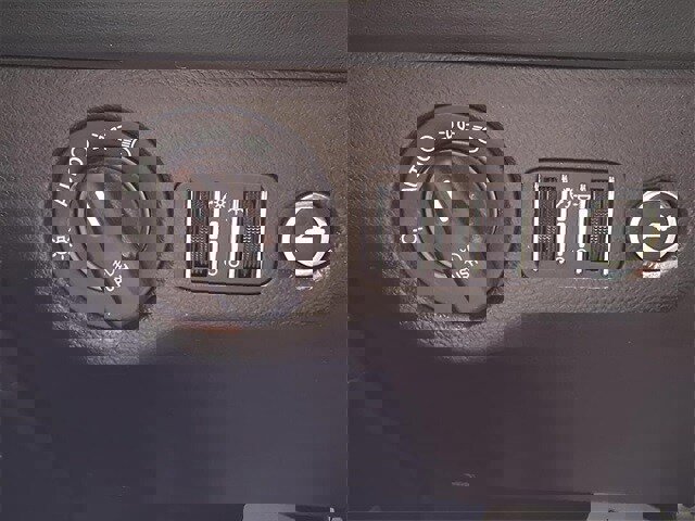 Used 2021 Dodge Challenger R/T w/ Plus Package image 19