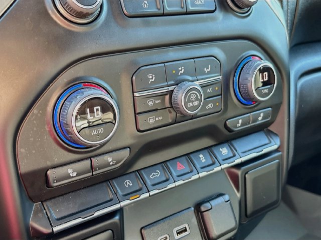 Used 2021 Chevrolet Silverado 1500 RST w/ LPO, Blackout Package AWD/4WD image 15