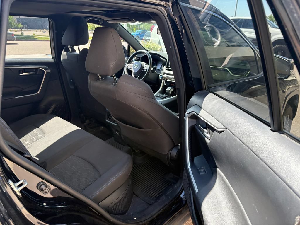 Used 2022 Toyota RAV4 SE w/ Convenience Package AWD/4WD image 28