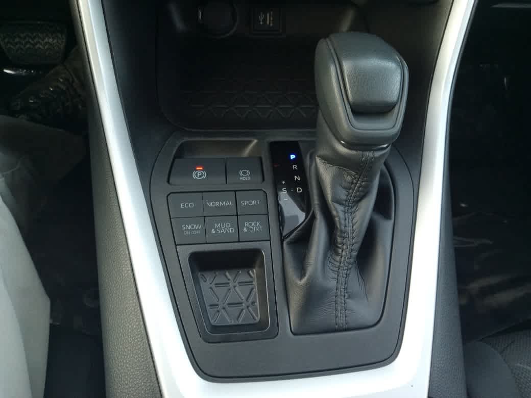Used 2023 Toyota RAV4 XLE AWD/4WD image 19
