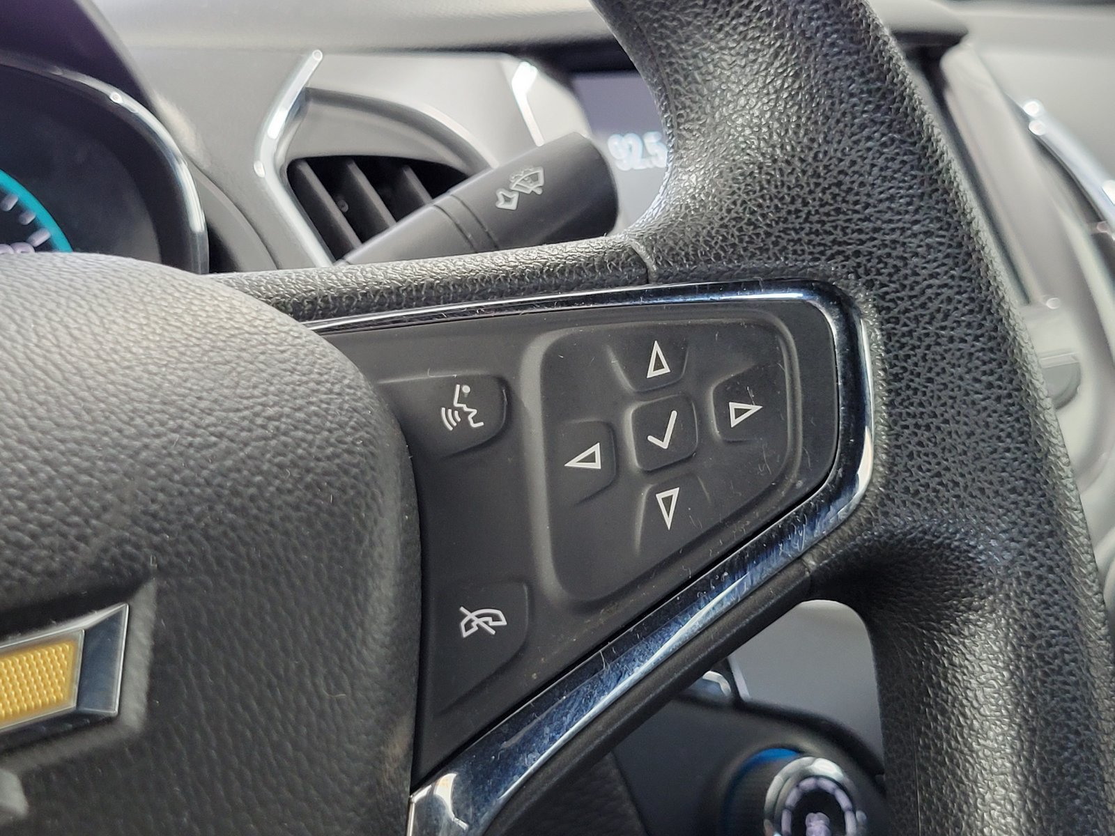 Used 2017 Chevrolet Cruze LT w/ Convenience Package FWD image 17