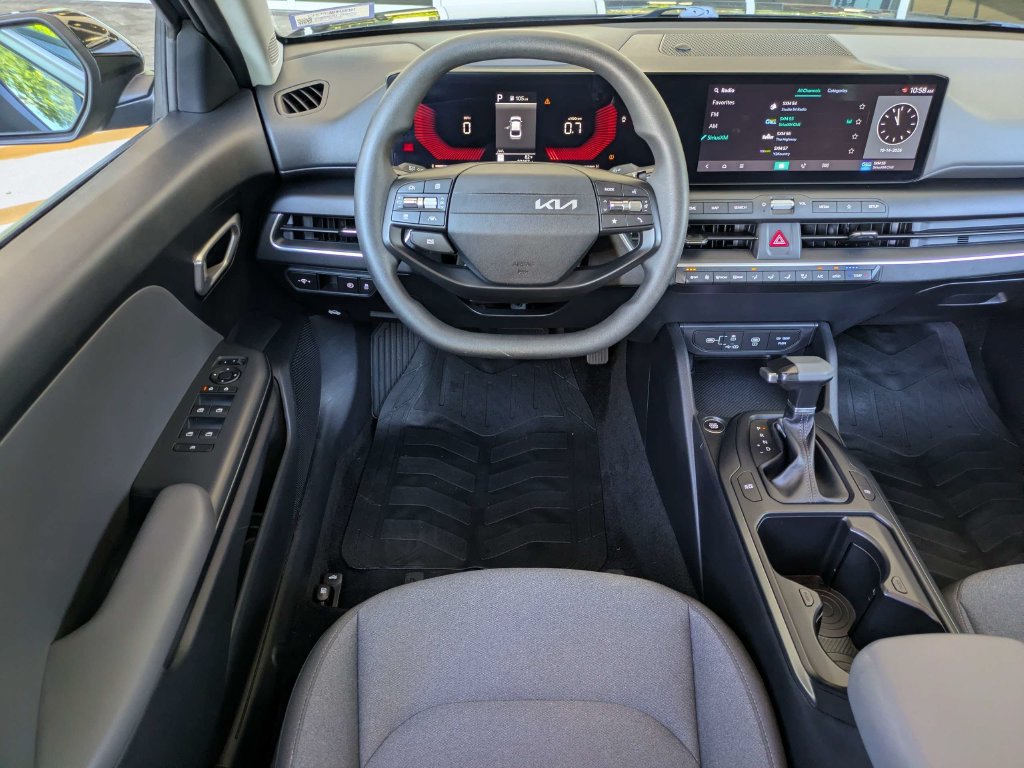 Used 2025 Kia K4 FWD image 16