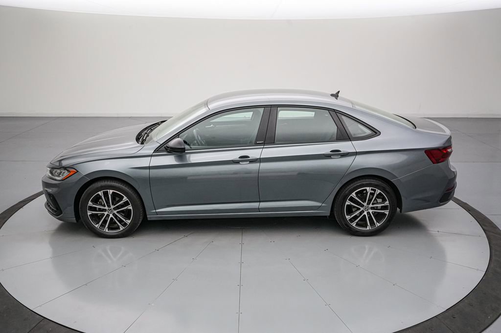 Used 2025 Volkswagen Jetta Sport FWD image 7