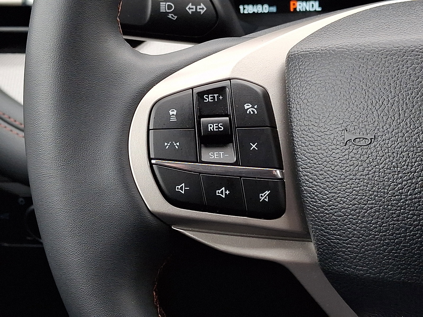 Certified 2025 Ford Explorer Active image 25