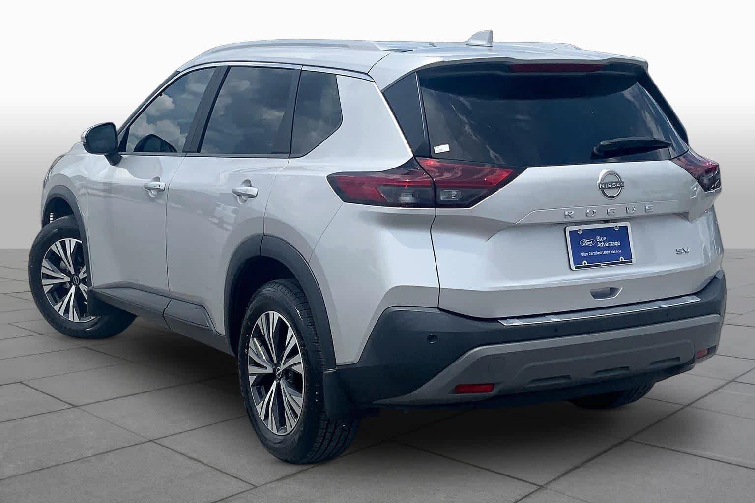 Used 2023 Nissan Rogue SV w/ SV Premium Package FWD image 12