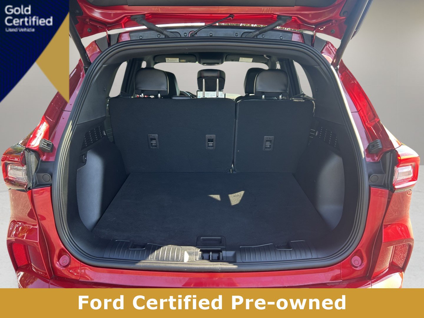 Certified 2024 Ford Escape ST-Line w/ Tech Pack #1 AWD/4WD image 8