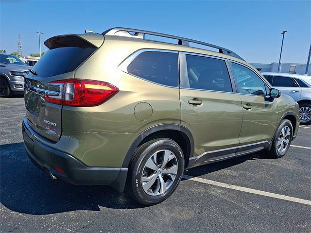 Used 2023 Subaru Ascent Premium w/ Convenience Package image 4
