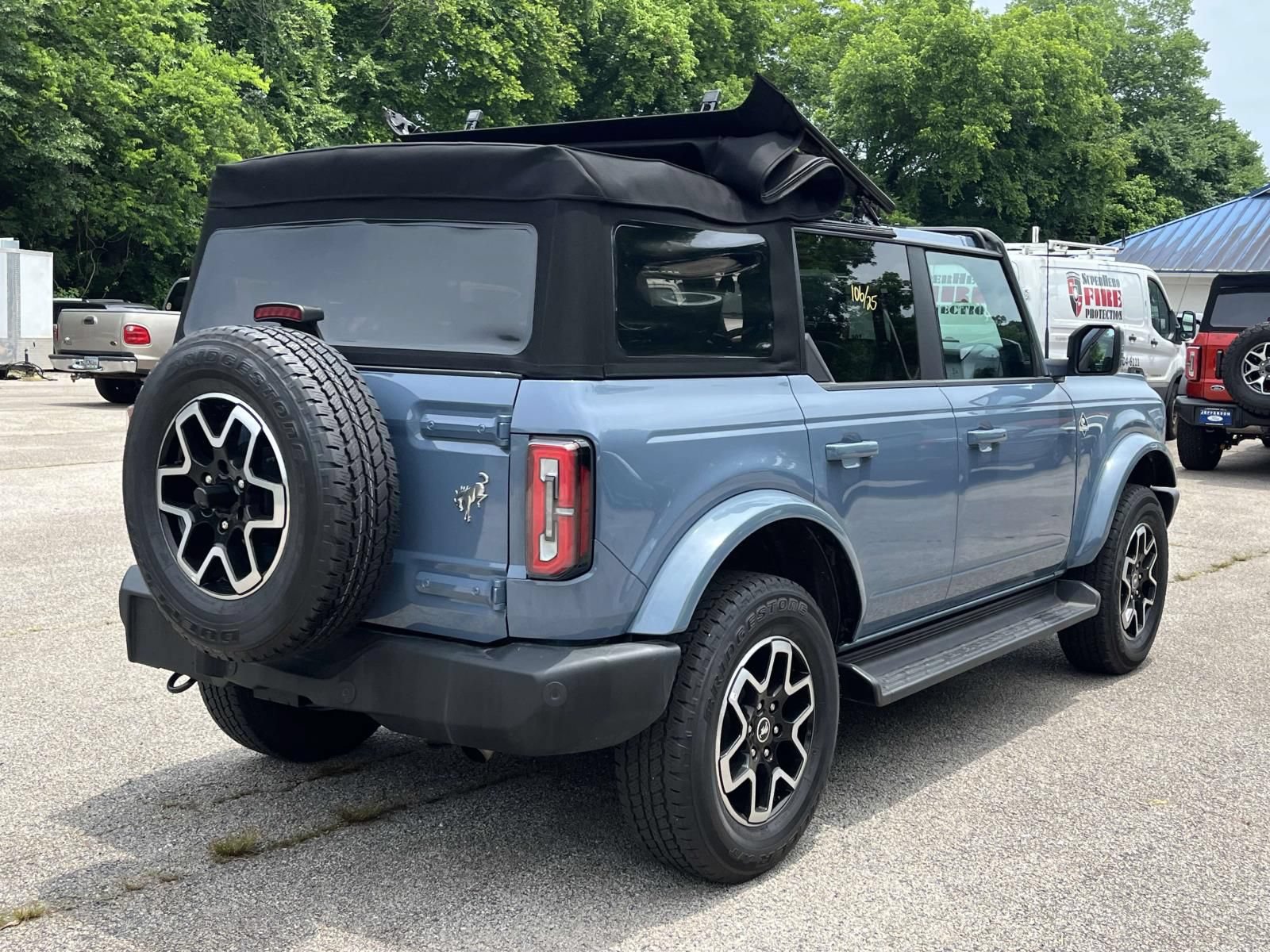Certified 2025 Ford Bronco Outer Banks AWD/4WD image 3