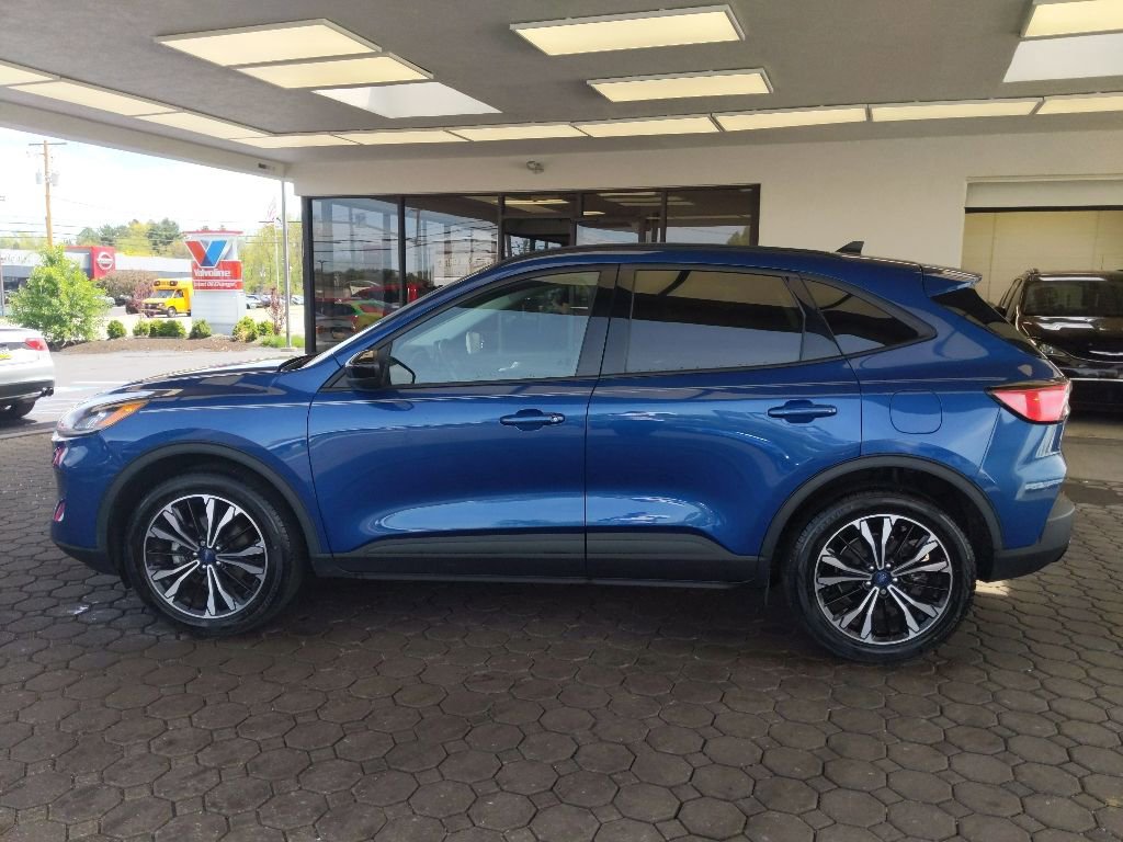 Certified 2022 Ford Escape SEL w/ SEL Stealth AWD Package image 11