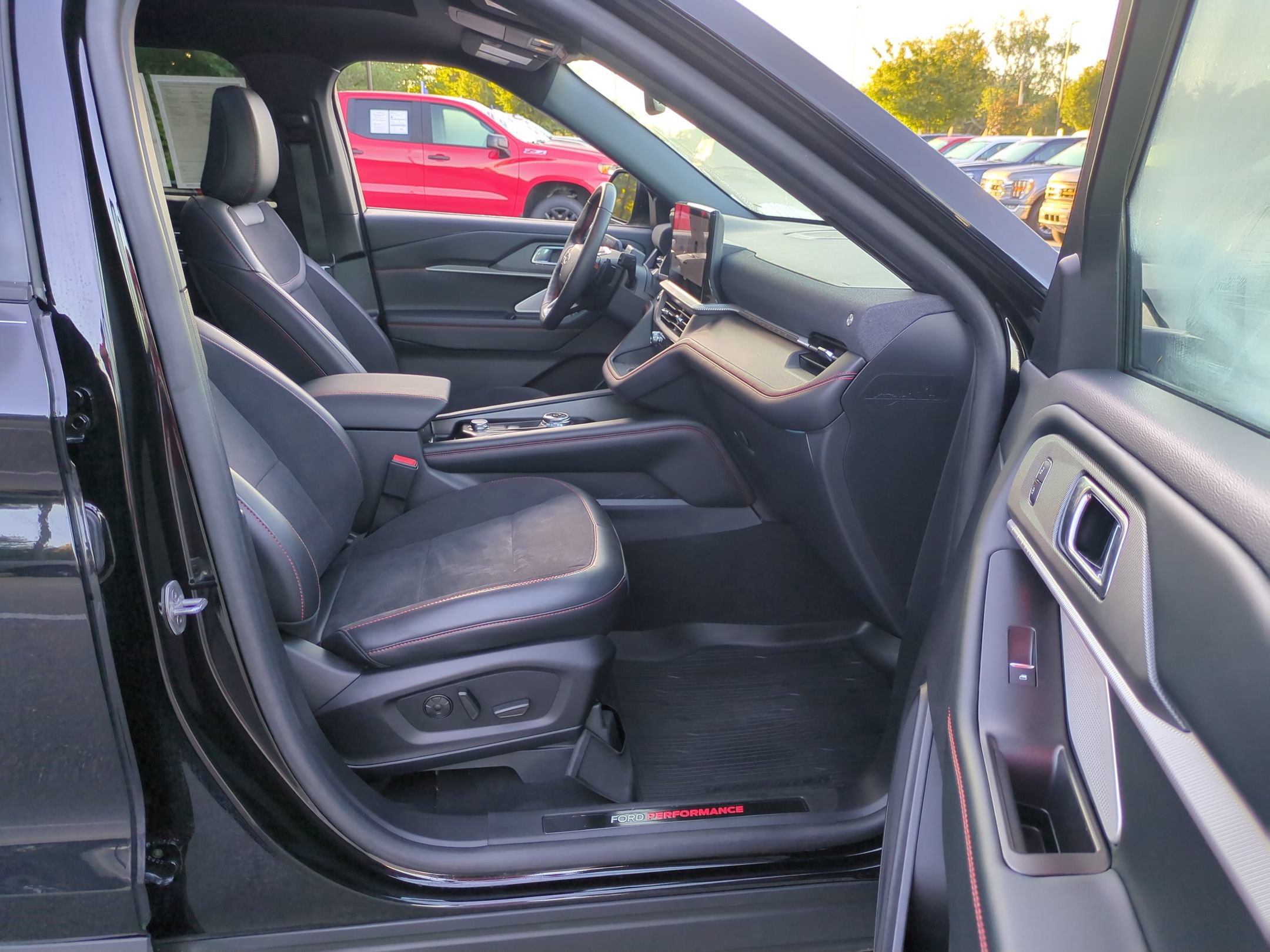 Certified 2025 Ford Explorer ST w/ Sun And Sound Package RWD image 39