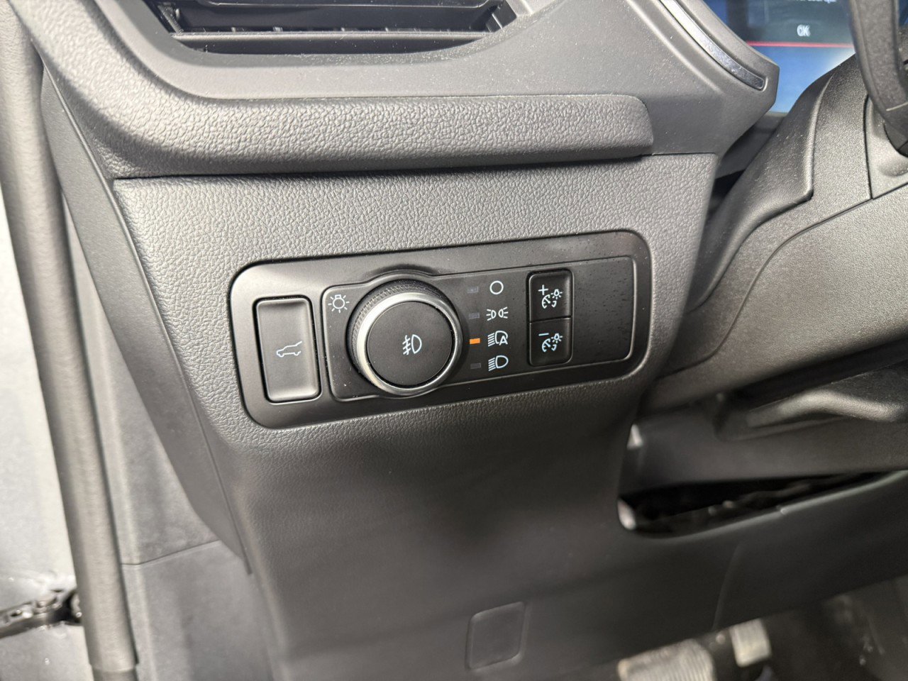 Certified 2025 Ford Escape Platinum AWD/4WD image 23