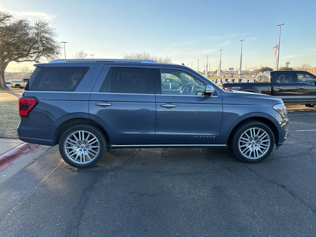 Certified 2023 Ford Expedition Platinum image 3