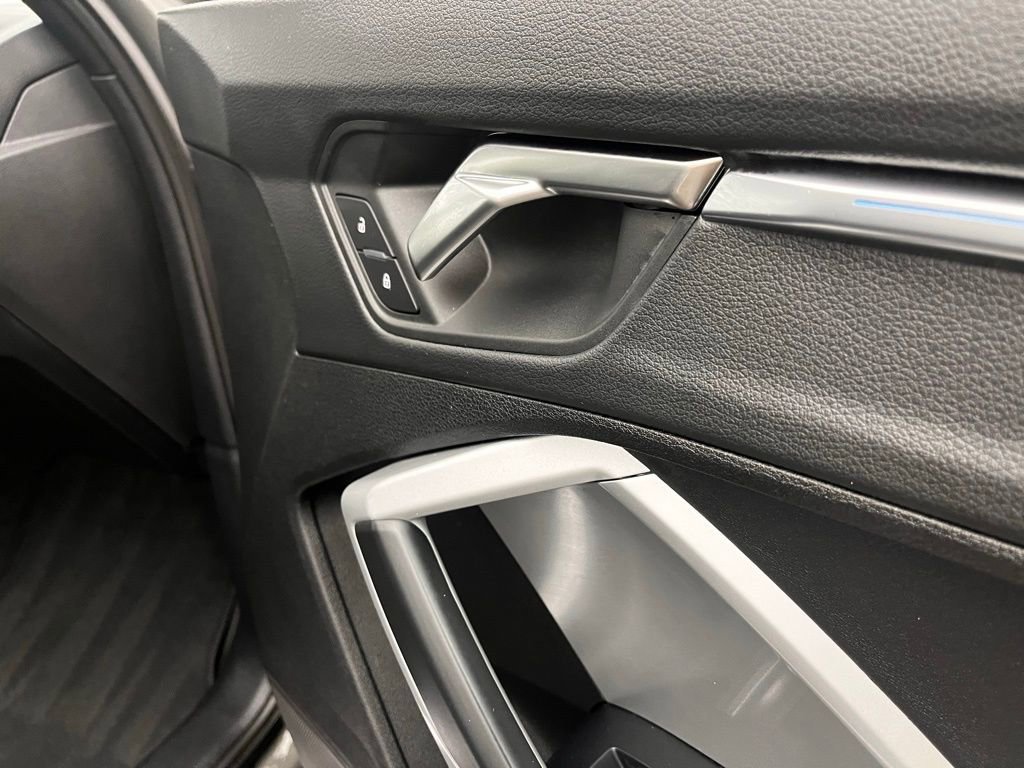 Used 2023 Audi Q3 2.0T Premium Plus w/ Premium Plus Package image 28